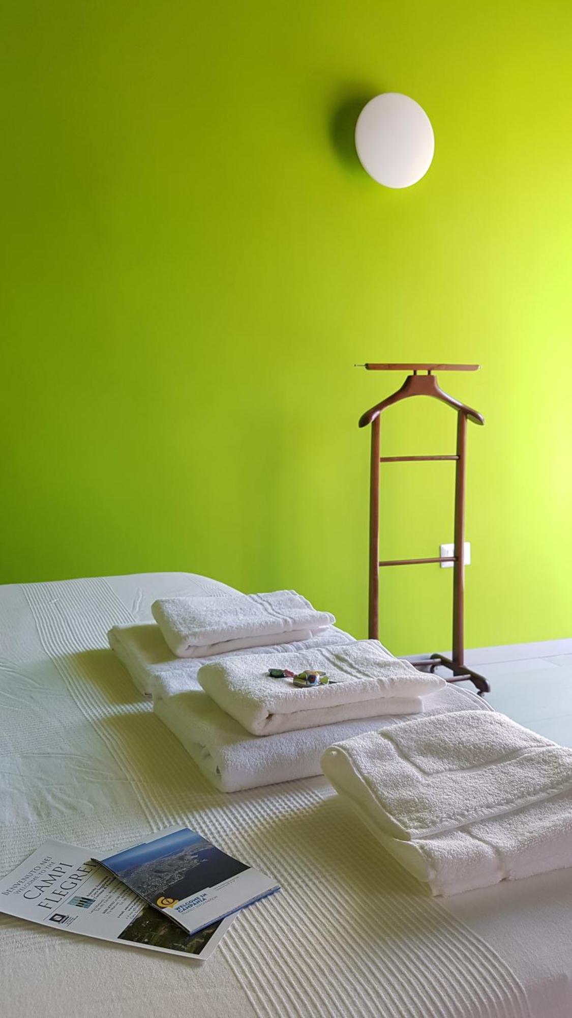 B&B Al Largo Pozzuoli Oda fotoğraf